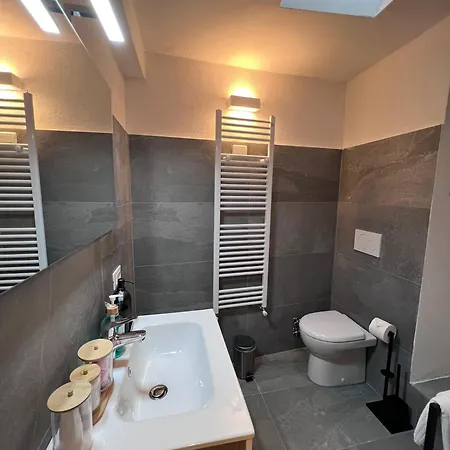 Дом отдыха Como, Jacuzzi And Private Pool Блевио
