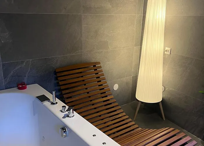بيت للعطل Como, Jacuzzi And Private Pool *