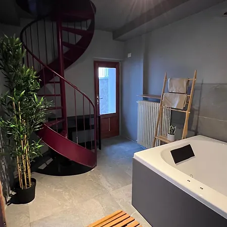 Como, Jacuzzi And Private Pool 度假居 布里维奥