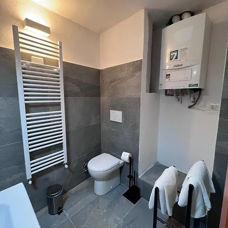 Como, Jacuzzi And Private Pool *